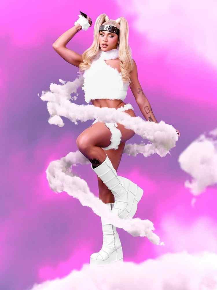 Pabblo Vittar com fantasia inspirada em animes japoneses.