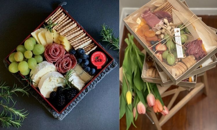 Montagem com foto de duas cestas, ambas de aperitivos como frutas, queijos, salames e bolachas