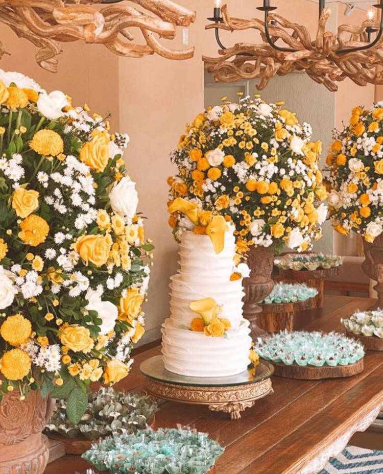 Flores amarelas no casamento