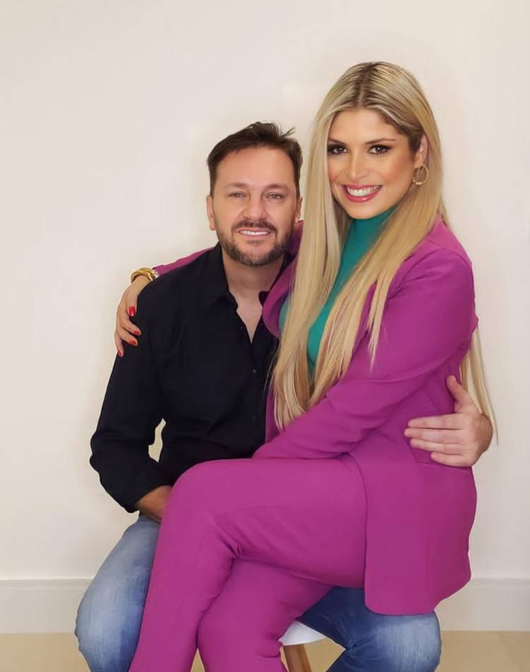 Adryana e Albert se conheceram através das redes sociais Adryana e Albert Bressan participantes do Power Couple Brasil