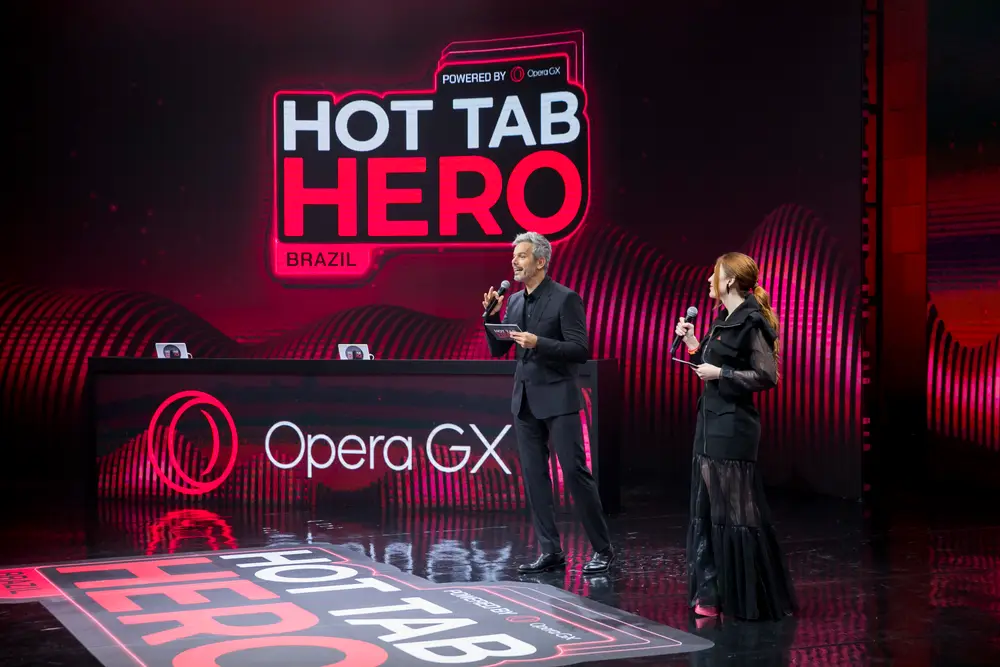 Otaviano Costa e Gab Zuski no Hot Tab Hero
