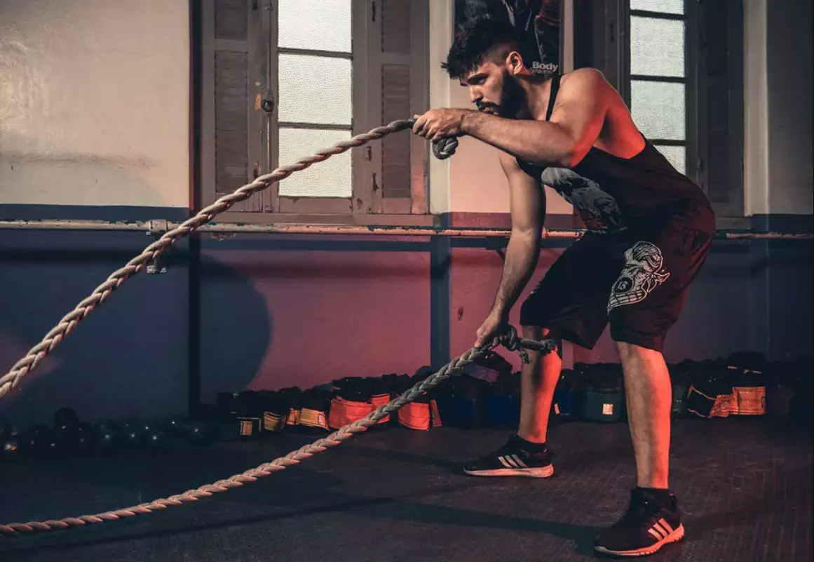 homem fazendo exercício