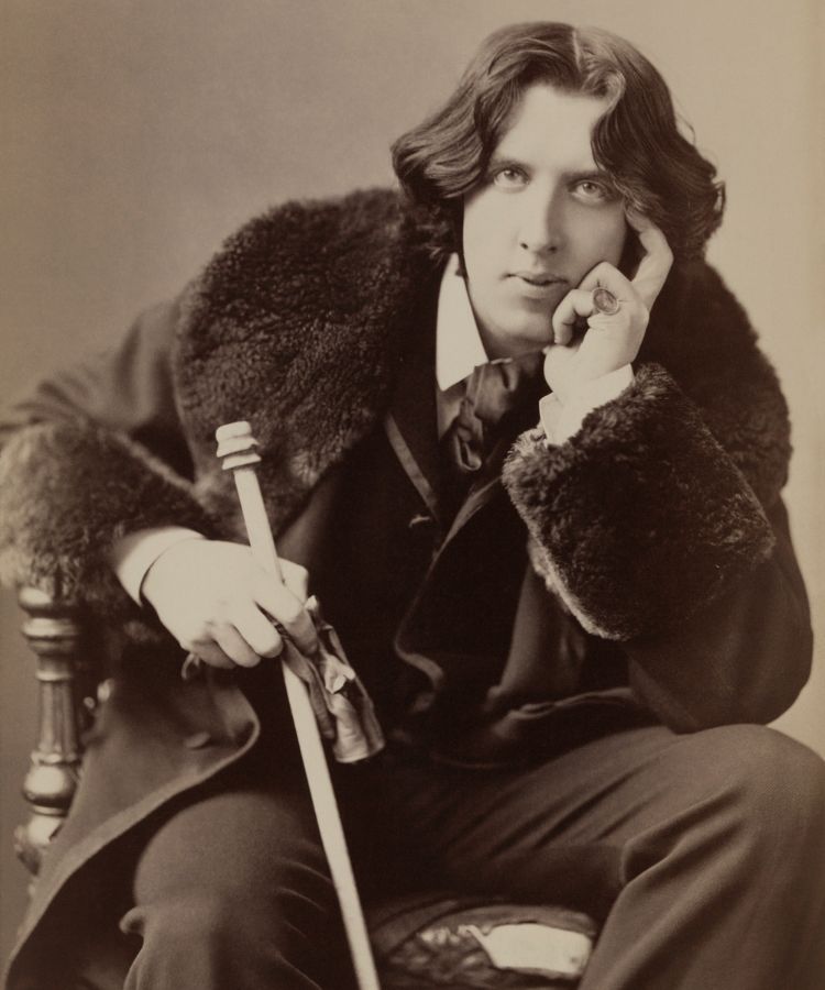 Oscar Wilde por Napoleon Sarony , impressão em albumina sobre suporte de cartão, folha 30,6 x 18,4 cm, sobre suporte 33 x 19 cm.