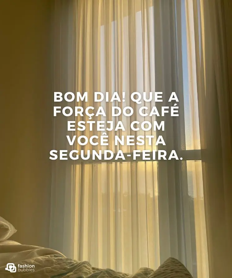 Frase de bom dia escrita em janela com cortina 