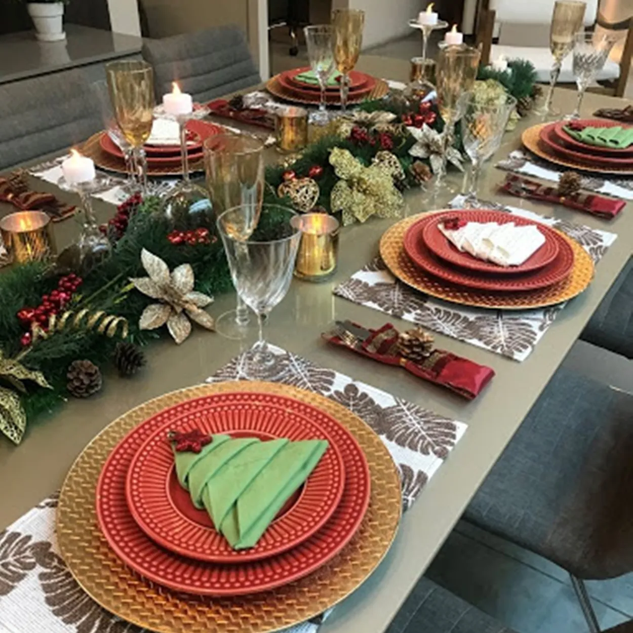 Louças para ceia de Natal.
