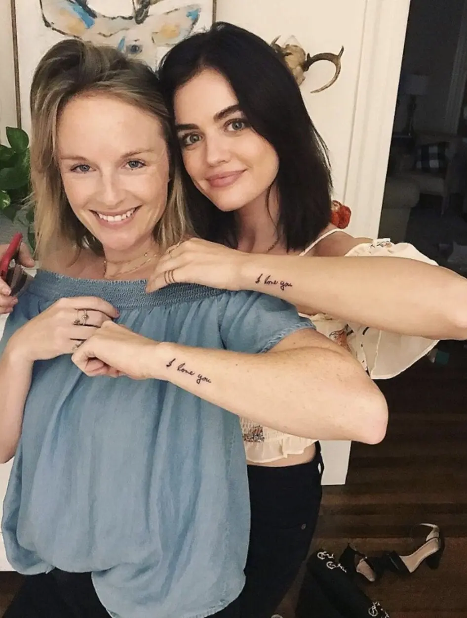 Foto tumblr de amiga tatuagem de frase igual 