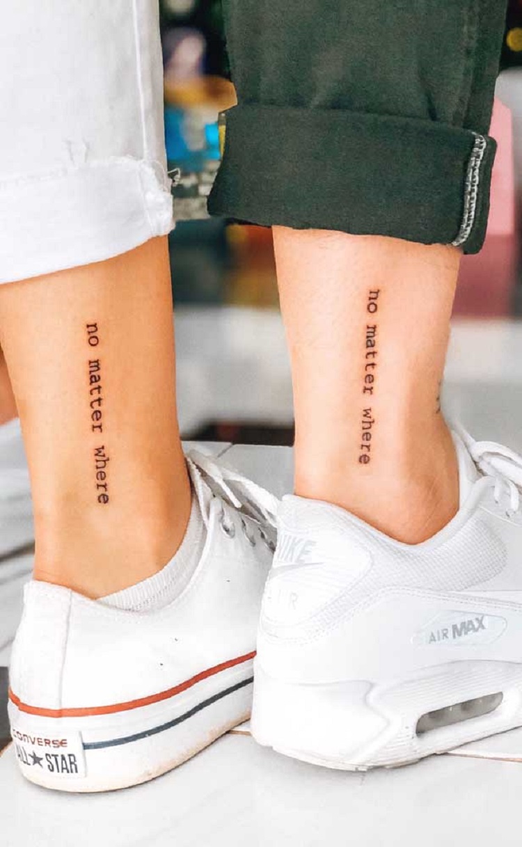 Foto combinando de tatuagem de casal