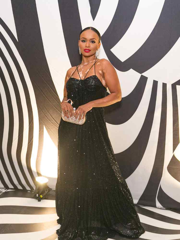 Copacabana Palace retoma Baile de Carnaval mais icônico do Rio de Janeiro: Natália Deodato do BBB 22: look vestido preto de lantejoulas
