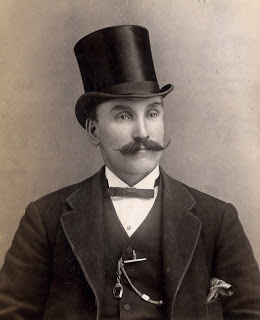 História da barba e bigodes jpg