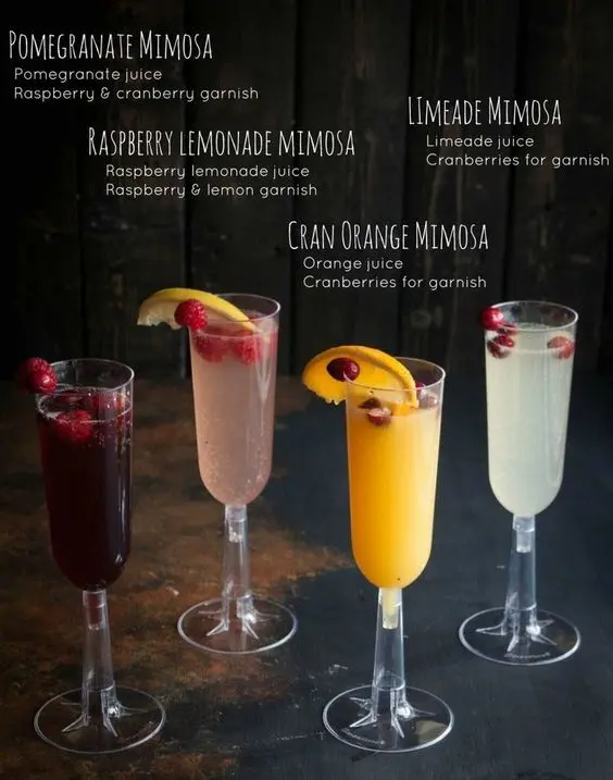Opções de 4 drinks em taças de plástico