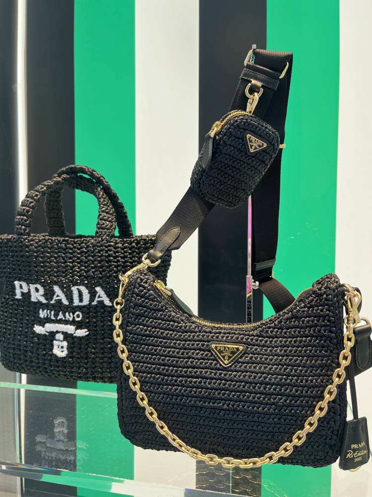 Vitrine Prada em Milão para o Verão 2023