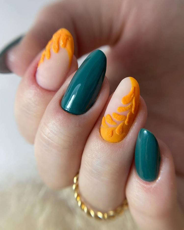 Unha verde musgo com amarelo e textura