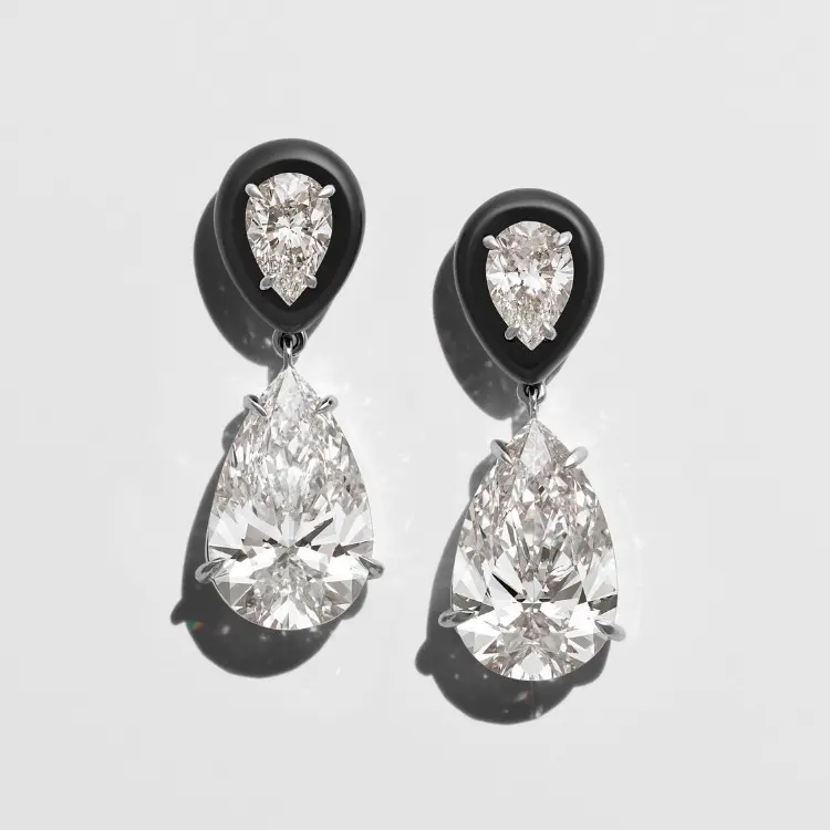 Brinco de diamantes da marca brasileira SAUER usado por Meryl Streep