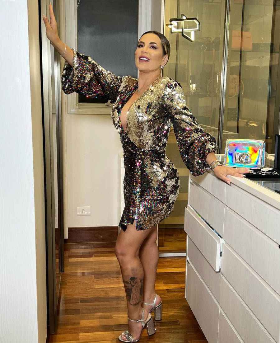 Foto de Deolane no closet de sua casa em Alphaville