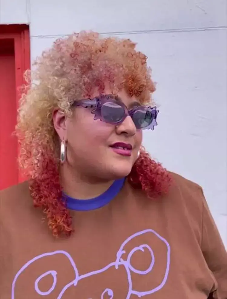 Mullet cacheado