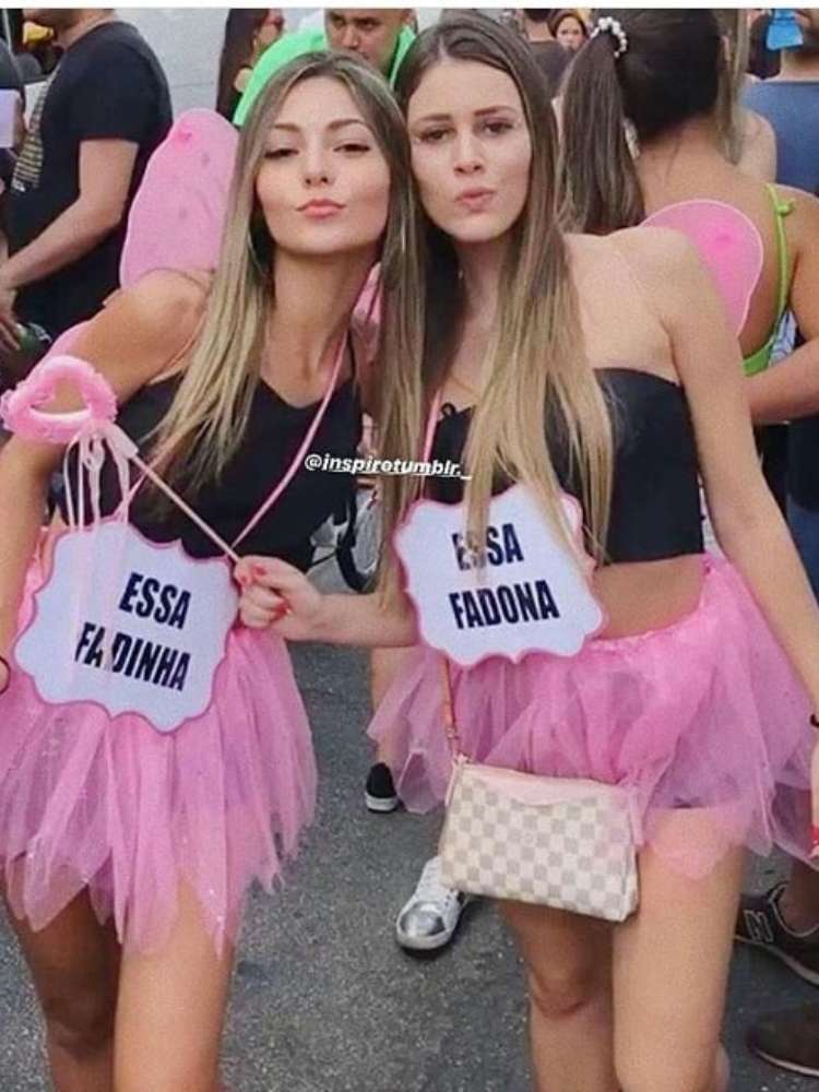 Opção de plaquinhas para look de Carnaval