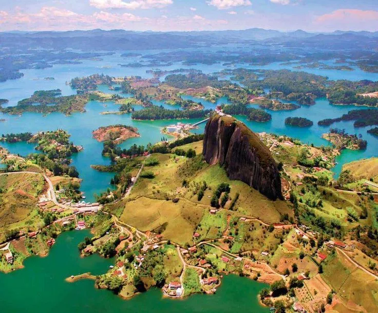 486ee9186de5112f48ef84fe56b531dc--colombia-travel-visit-colombia