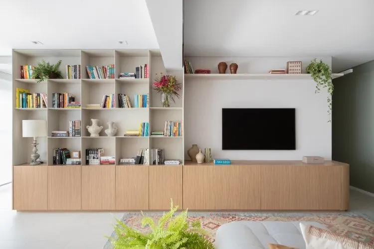 Sala decorada de apartamento de 113 m²