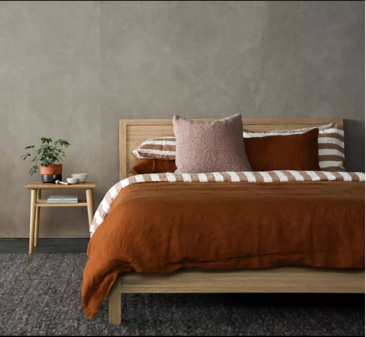 Quarto minimalista.