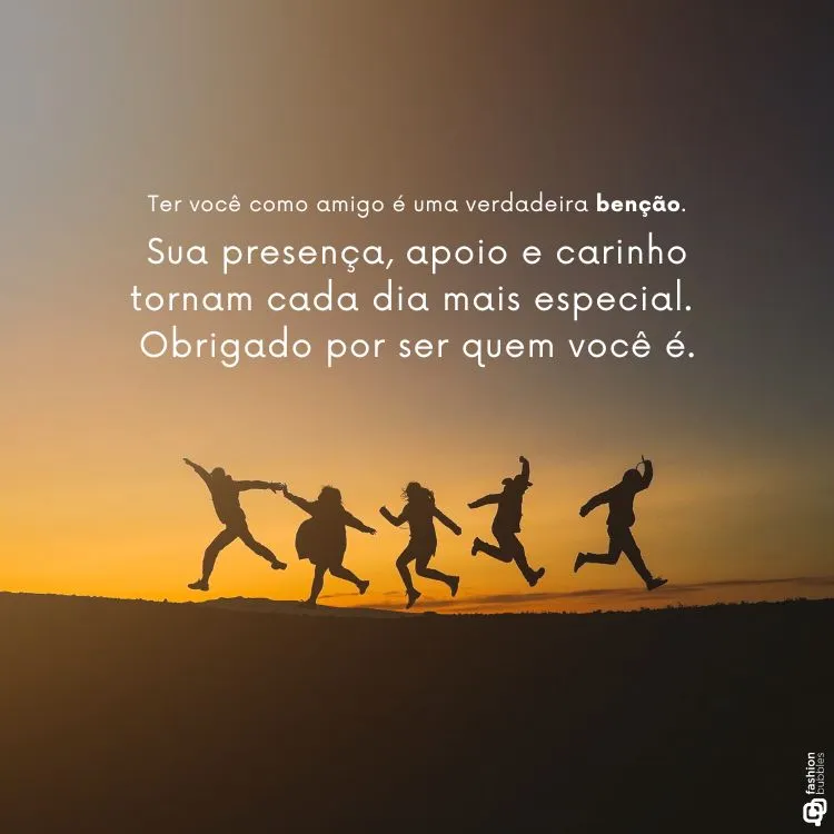 Frase sobre Dia do Amigo escrita em fundo  de 5 pessoas pulando com fundo de por do sol