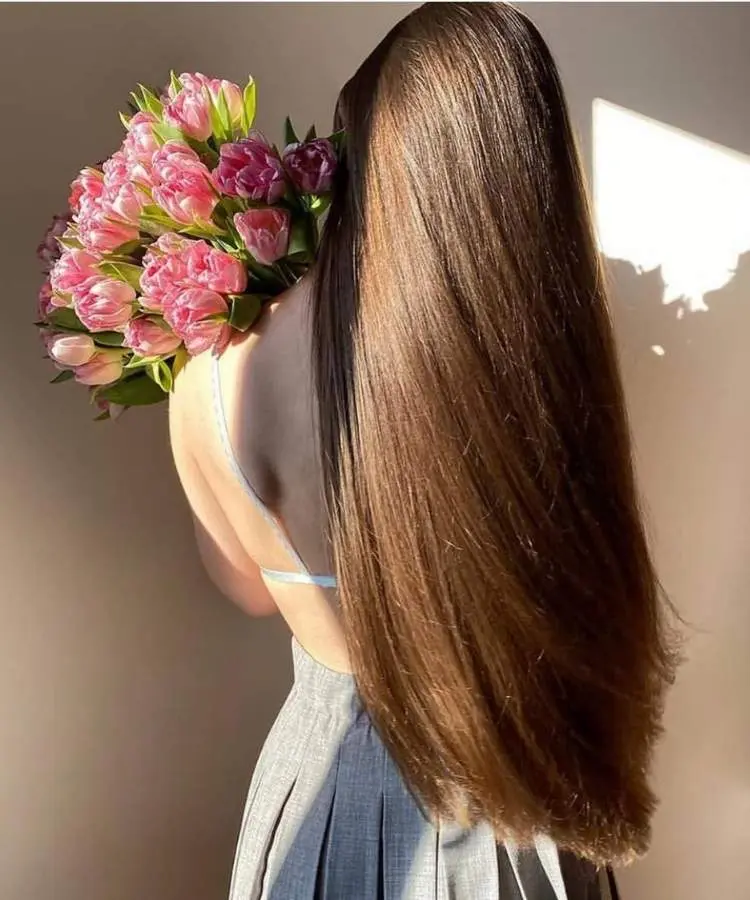 corte de cabelo longo liso.