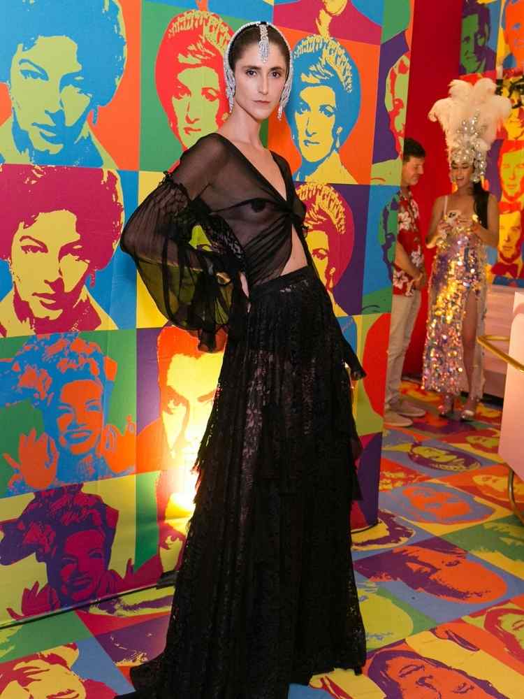 Daiane Conterato no Carnaval 2023: look preto.