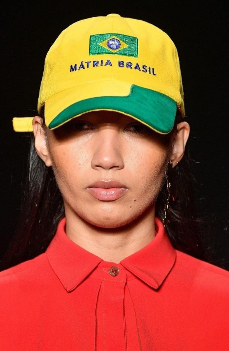 tendências do São Paulo Fashion Week: boné