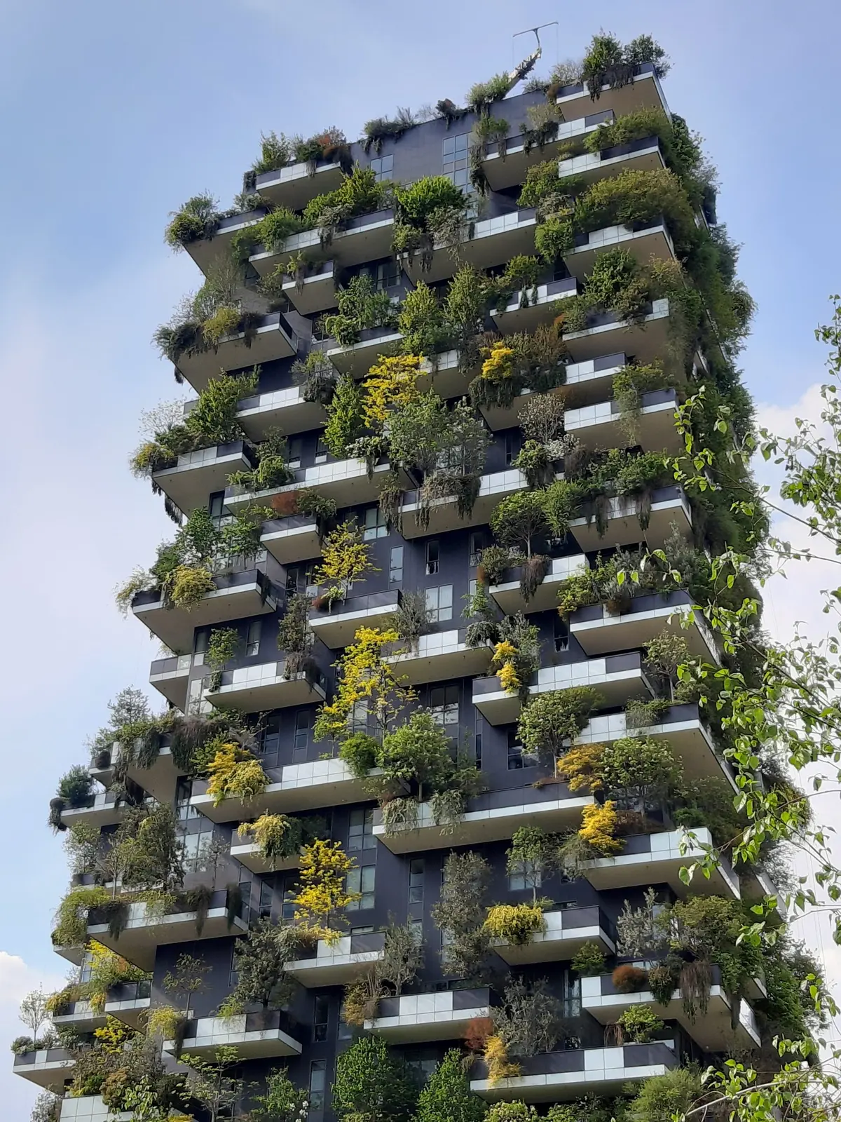 Morar na Itália - Edifício Bosco Verticale em Milão