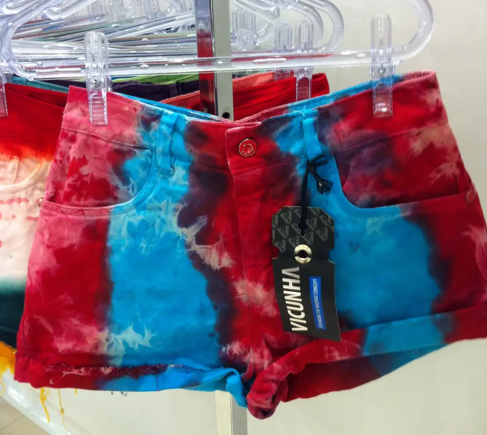 Tendências para o Verão 2014 – Vicunha aposta em colorido vibrante, metalizados e referências étnicas