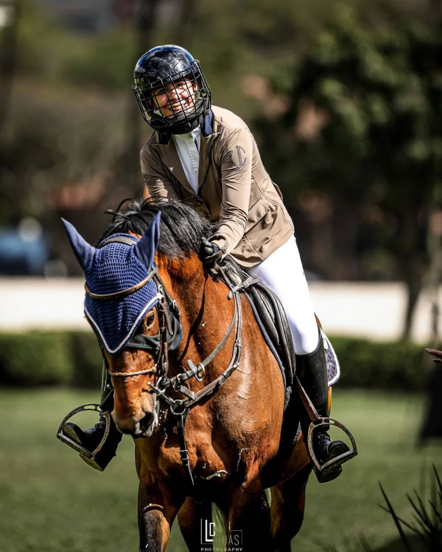 Flávia Junqueira patrocinada pela Vainqueur Cheval.
