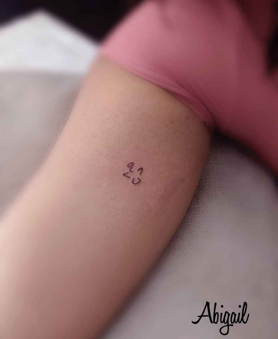 Foto de tatuagem de anjo de uma pessoa.