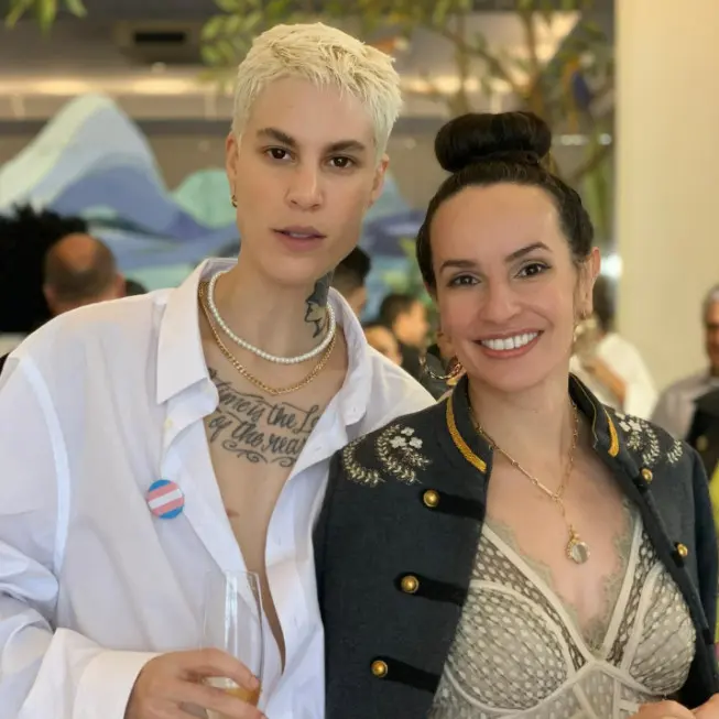 Denise Pitta e Sam Porto, modelo trans que vem brilhando nas passarelas