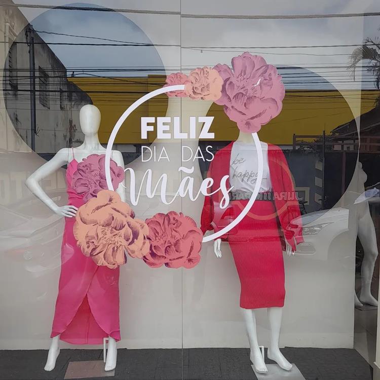 Vitrine de Dia das Mães com adesivo simples