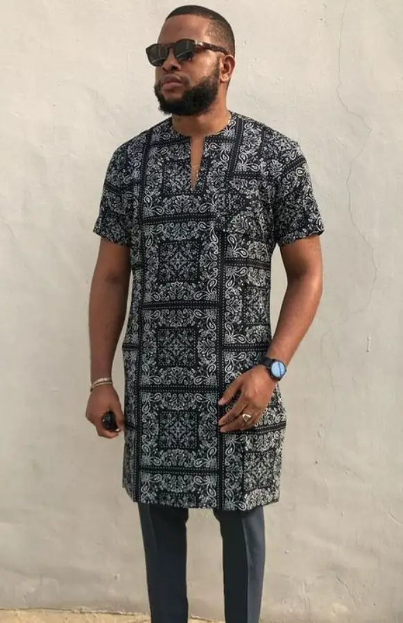 Túnica masculina com calça alfaiataria