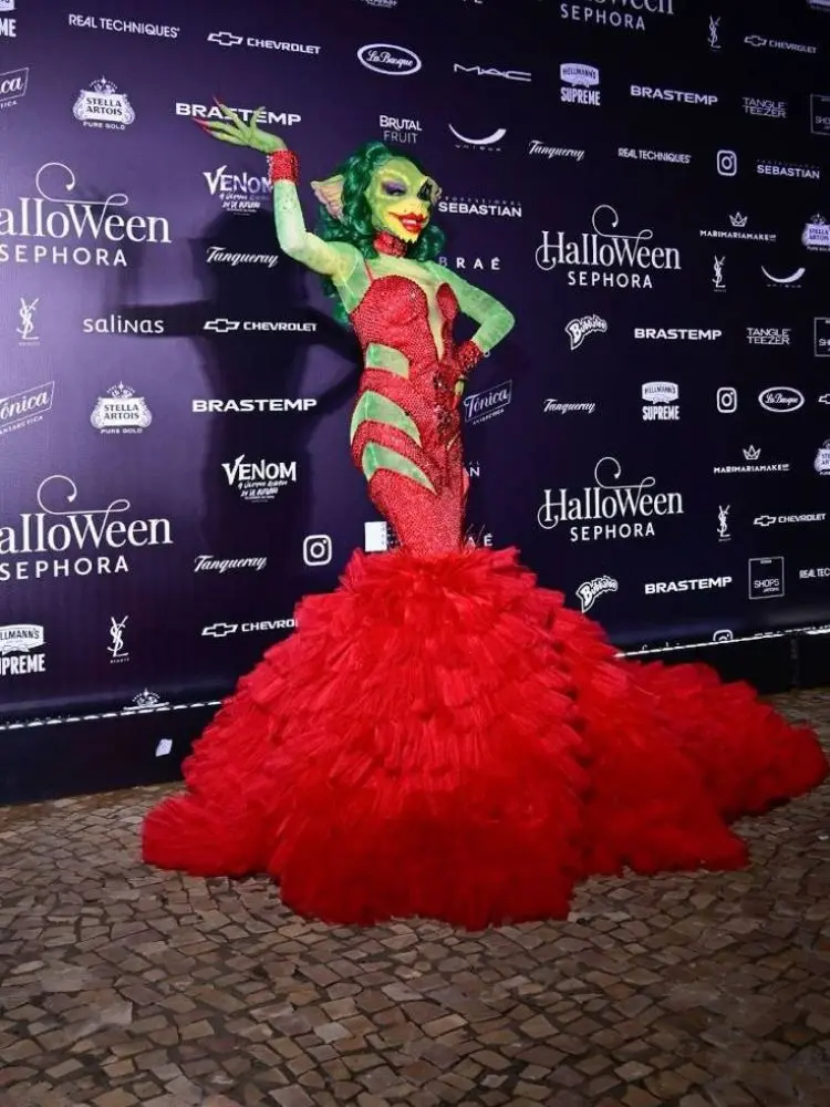 Thelminha fantasiada de Greta Gremlin