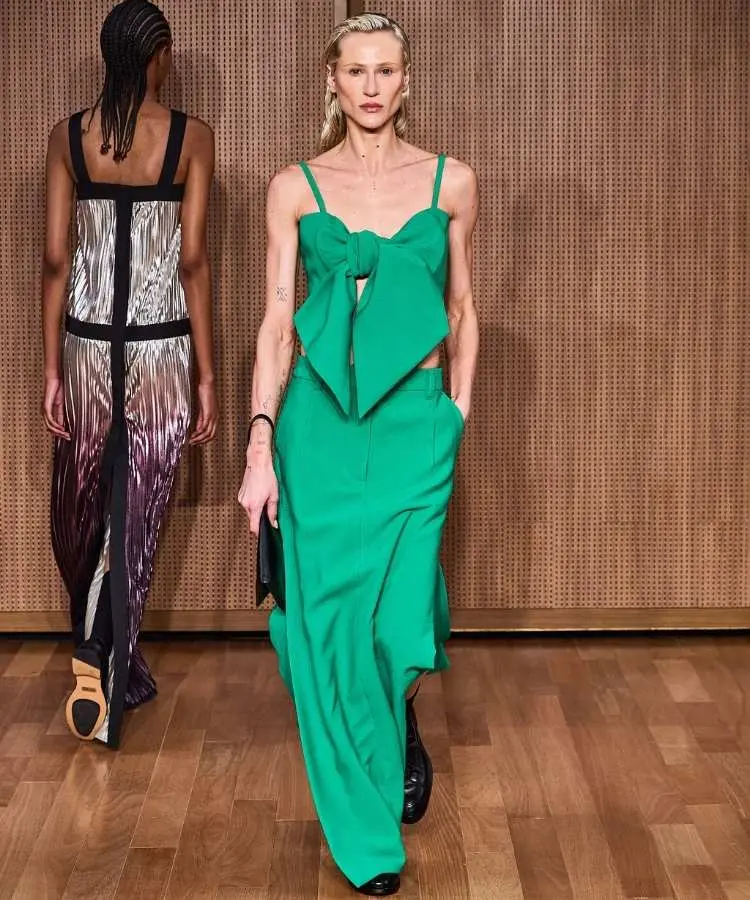 Conjunto verde com top laço da À La Garçonne