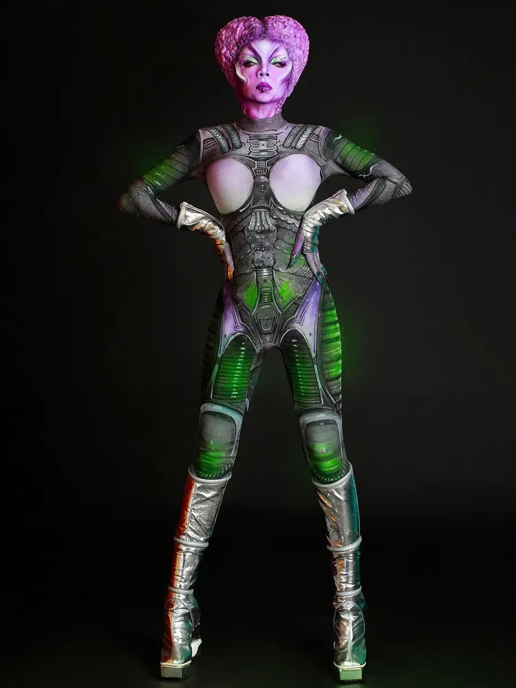 Thelminha, ex-BBB com fantasia de extraterrestre para o Halloween Sephora 2023