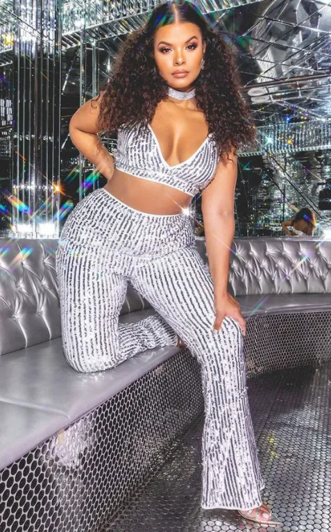 Conjunto calça e cropped com paetê listrado