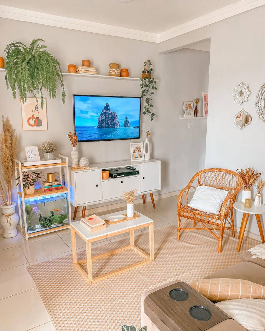 Sala com materiais naturais.