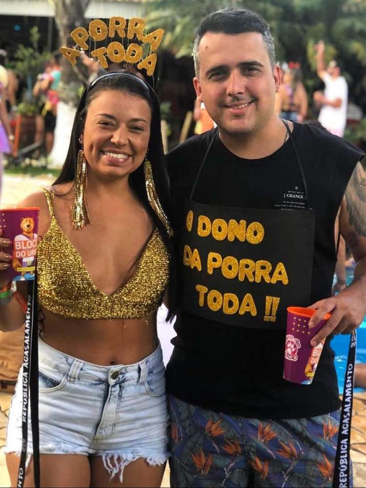 Opção de plaquinhas para look de Carnaval