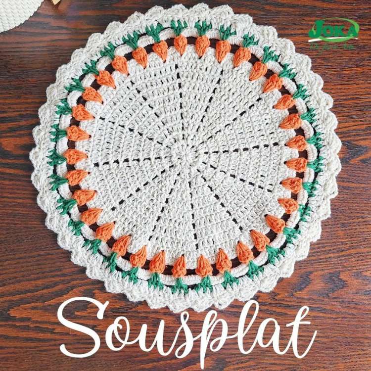 Sousplat de Páscoa de crochê em branco e verde com mini cenouras