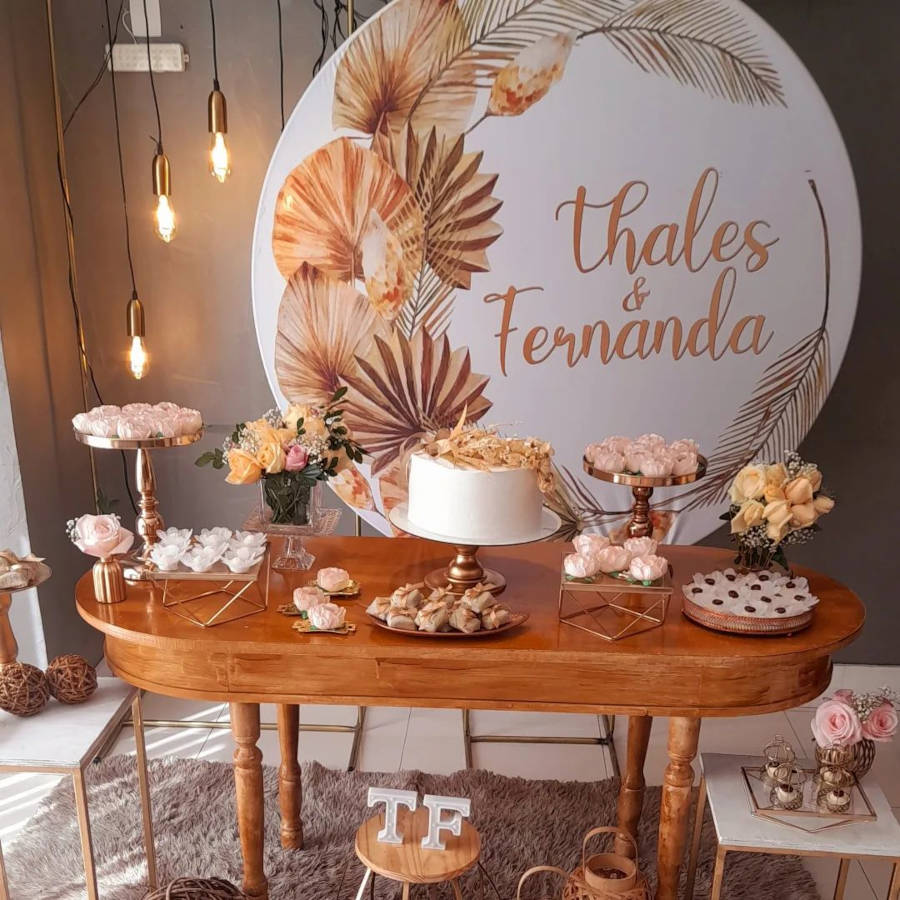 Painel escrito Thales e Fernanda.