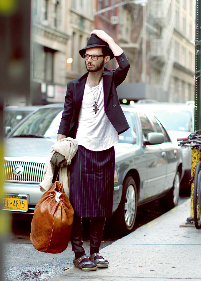 Homens de saia em looks super estilosos - tendência 2016 e 2017 (6)