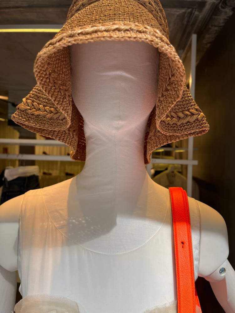 Vitrine da Maison Margiela para o Verão 2023