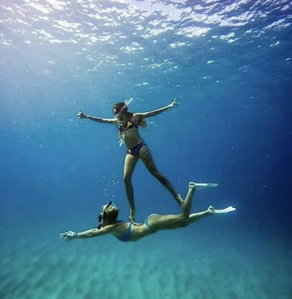 Foto tumblr de amiga no mar