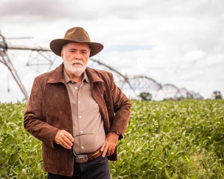  Tony Ramos como Antônio La Selva em Terra e Paixão
