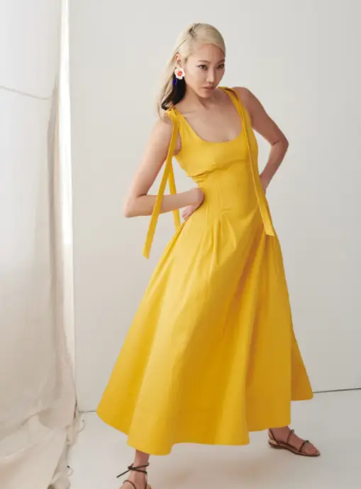 Vestido amarração no ombro amarelo