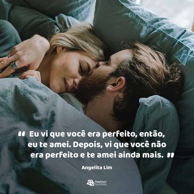 foto de casal deitado na cama