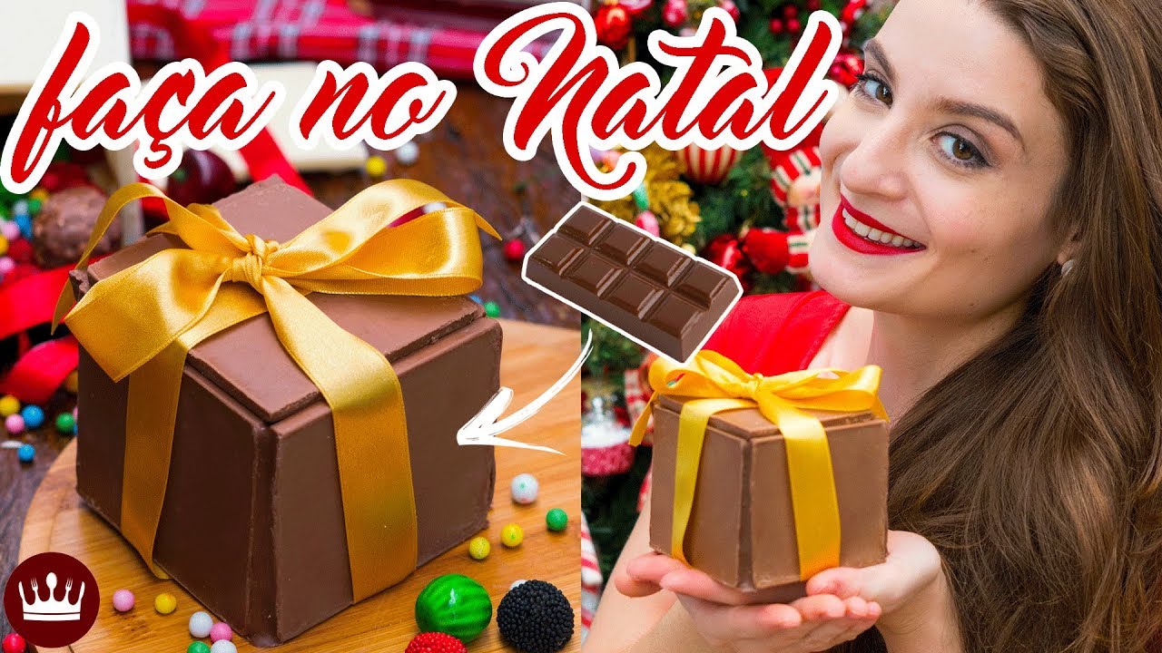 Thumb de vídeo com mulher de pele clara segurando caixa de chocolate de presente