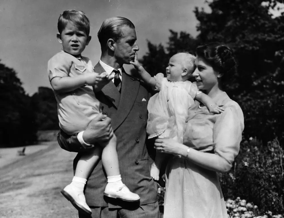 Família real em passeio.